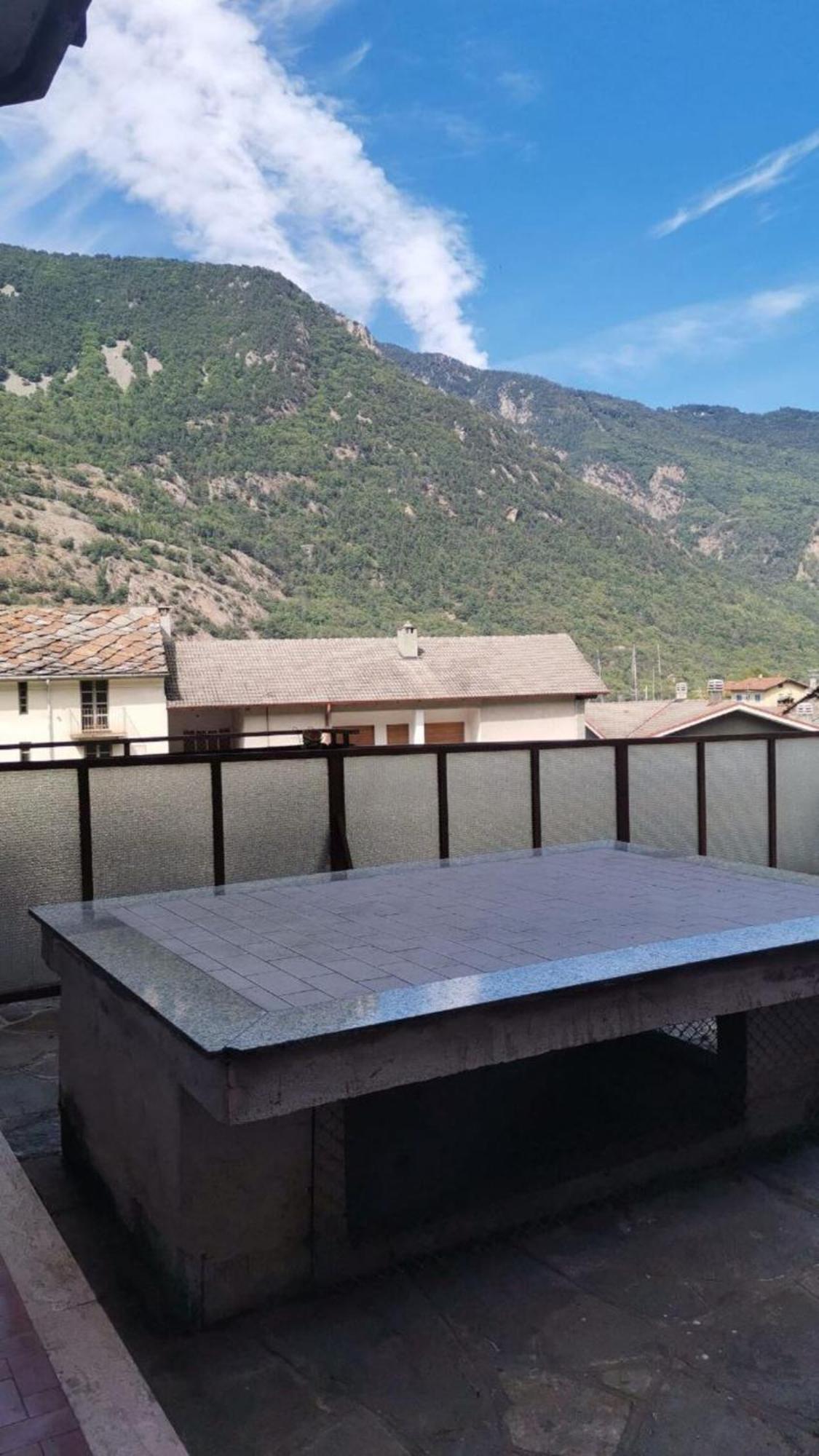 Casa Con Terrazzo E Vista Apartment Chiomonte Luaran gambar